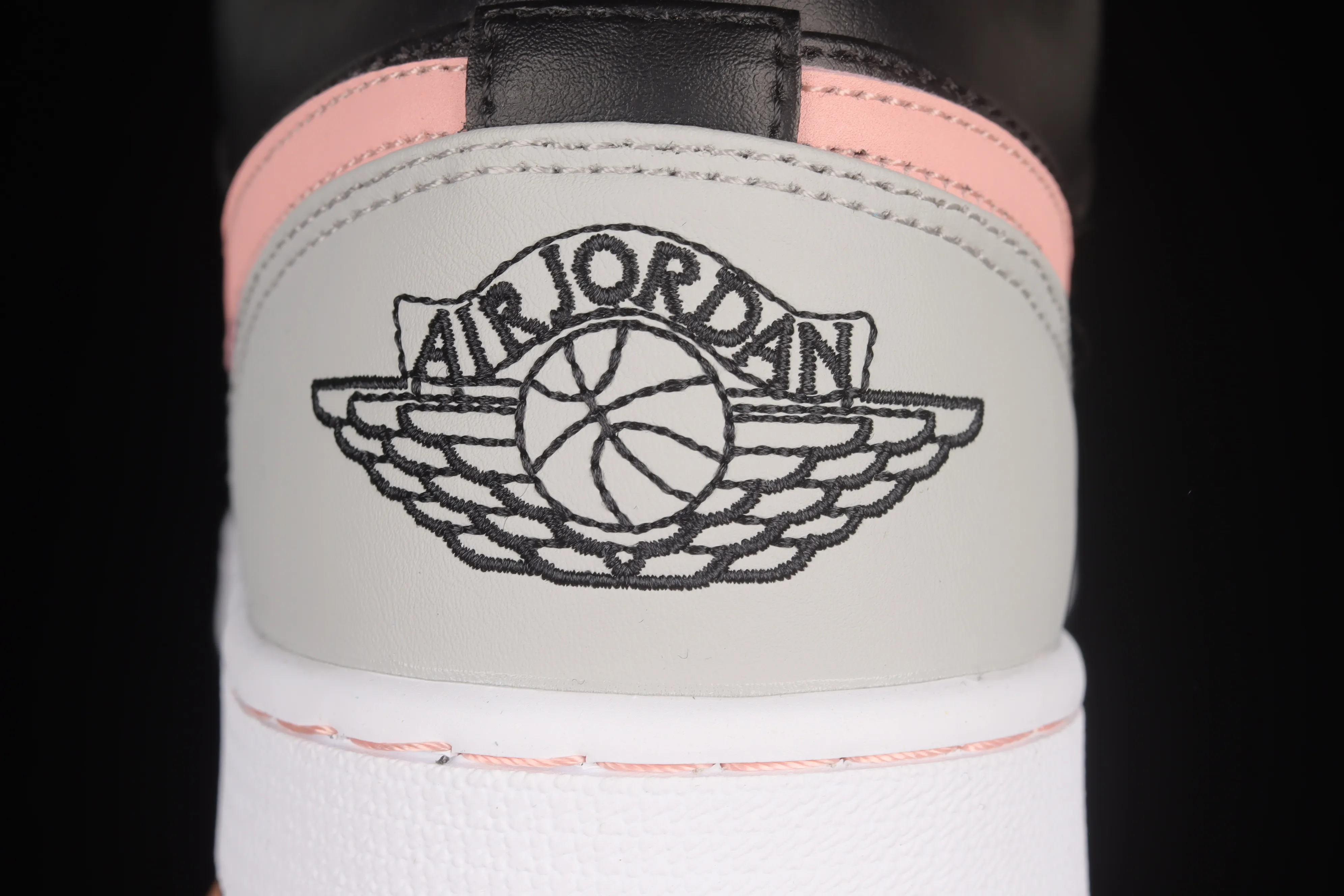 All Categories Air Jordan Jordan Series Basketball Shoes Air Jordan 1 Low Air Jordan 1 Low AJ1 Joe 1 White Black Pink Sports Culture Basketball Shoes 553558-062